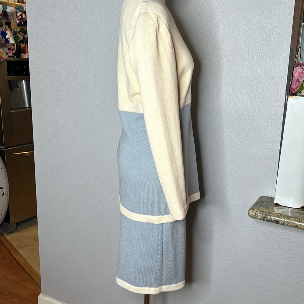 St.John Collection Santana knit colorblock cardigan and skirt set - Picture 5 of 11